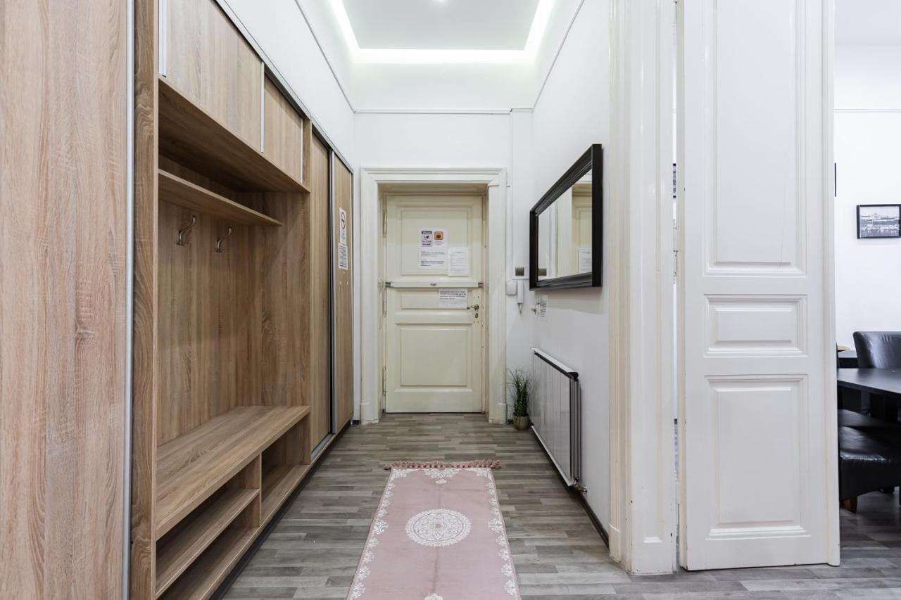 Real Semmelweis Apartament *